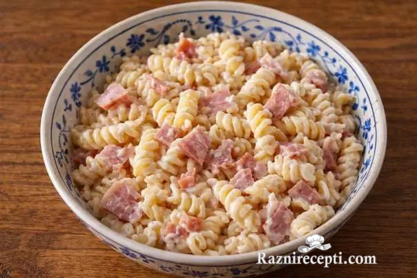 Fusili sa pečenicom i sirom