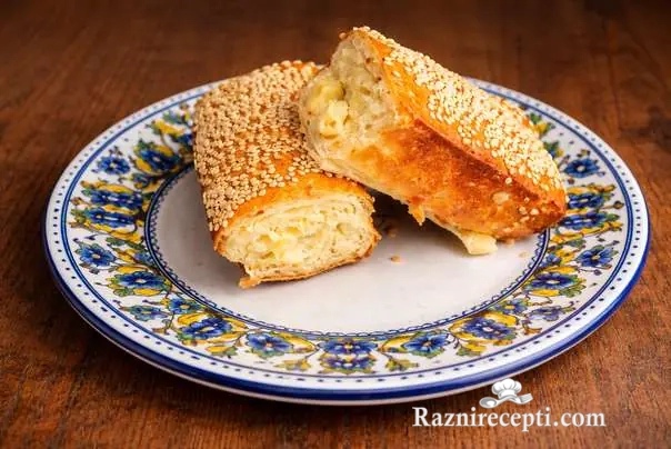 Pita sa piletinom i jogurt filom