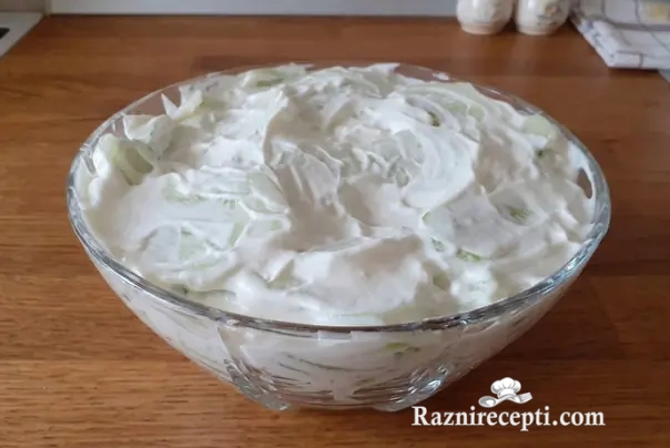 Krastavac salata sa krem sirom