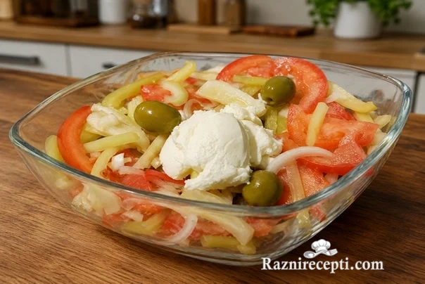 salata sa povrćem i sirom