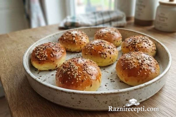 Domaće pecivo za hamburger