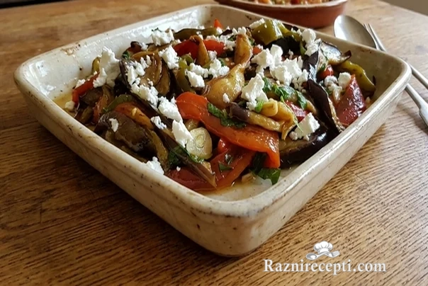 Salata od pečenih paprika i patlidžana